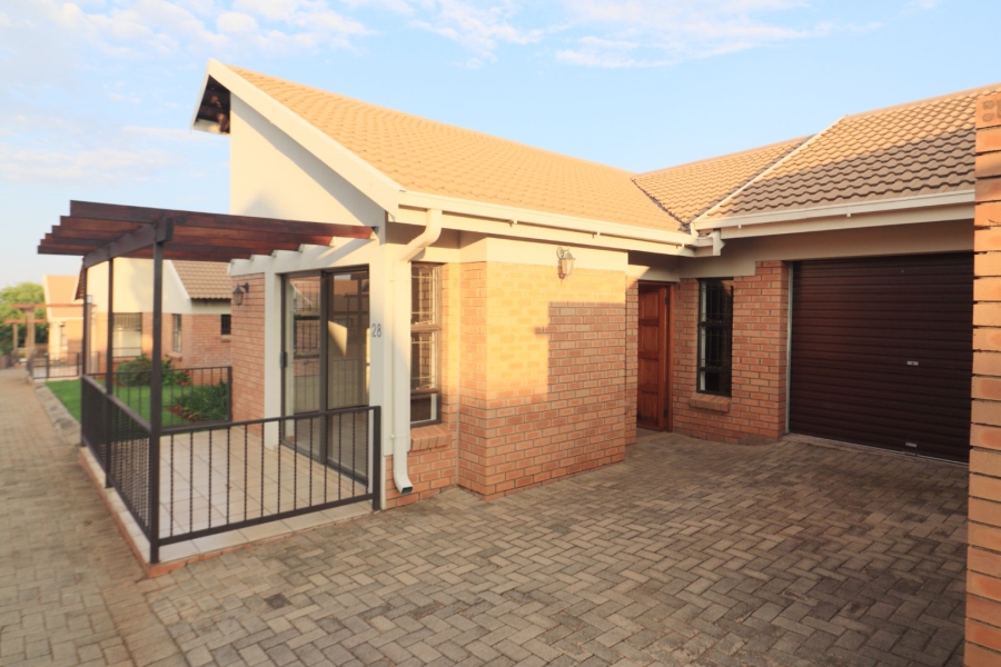 2 Bedroom Property for Sale in Langenhovenpark Free State